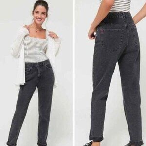 BDG Mom high rise jeans size 27
